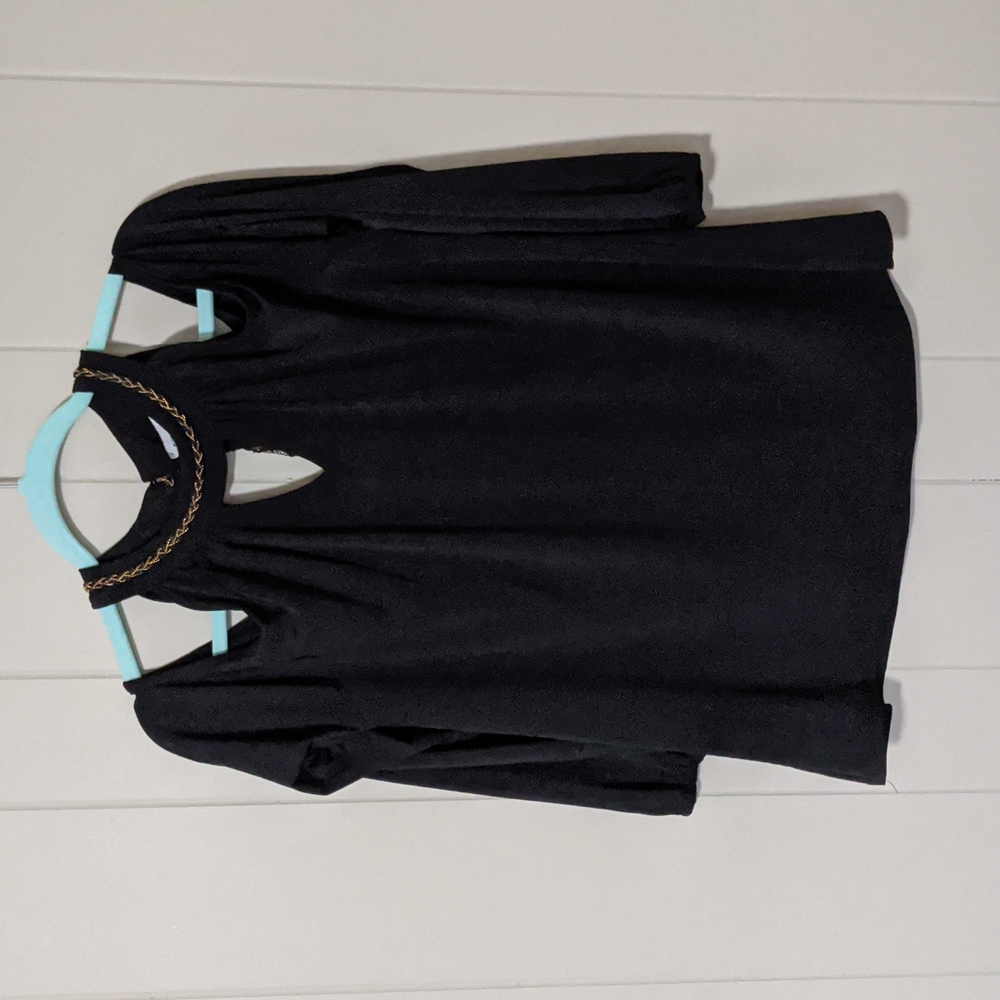 Black 3/4 Length Top with Keyhole chest & back